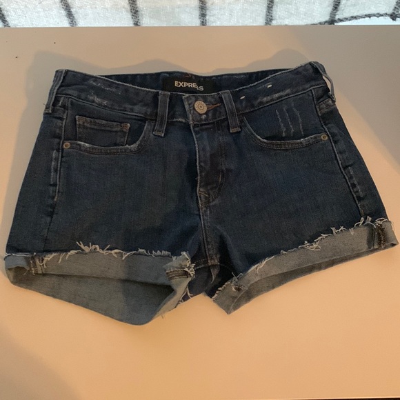 EXPRESS SHORTS - Picture 2 of 5
